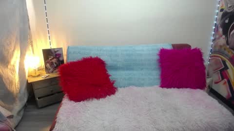 lucia_evans21 online show from July 21, 8:42 pm