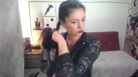 lucia_evans21 online show from July 29, 9:04 pm