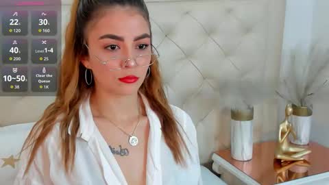 lucia lorenz online show from October 24, 11:28 am