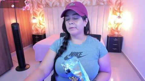 Lucia Vonne online show from May 25, 8:08 pm
