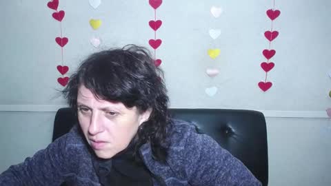 Snapshot of luciami chatting on February 5, 6:02 am LuciaMi online show from February 5, 6:02 am