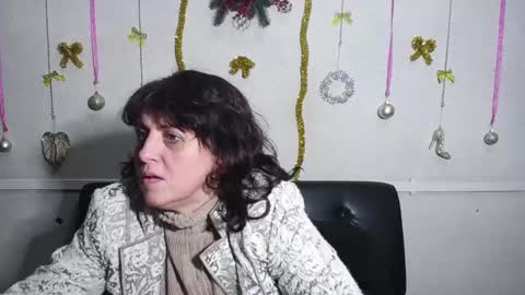 Snapshot of luciami chatting on December 27, 4:15 am LuciaMi online show from December 27, 4:15 am