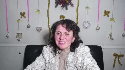 Snapshot of luciami chatting on December 25, 6:19 pm LuciaMi online show from December 25, 6:19 pm