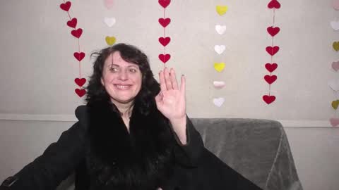 Snapshot of luciami chatting on February 14, 5:19 am LuciaMi online show from February 14, 5:19 am