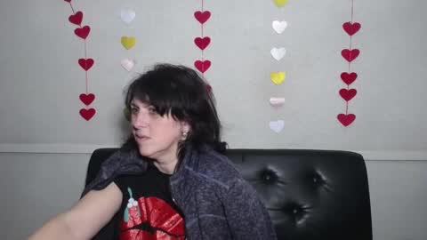 Snapshot of luciami chatting on February 12, 4:23 am LuciaMi online show from February 12, 4:23 am