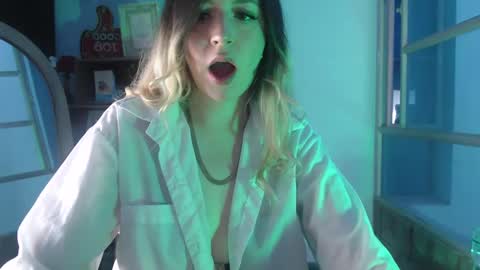 Snapshot of luciana_evaans chatting on December 31, 1:41 pm Luciana Evans online show from December 31, 1:41 pm
