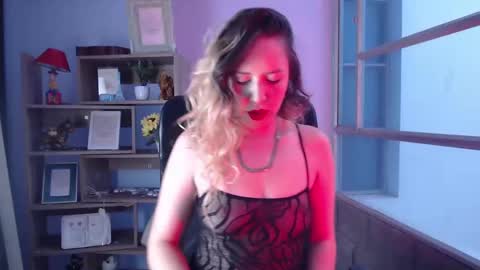 Snapshot of luciana_evaans chatting on December 19, 2:02 pm Luciana Evans online show from December 19, 2:02 pm