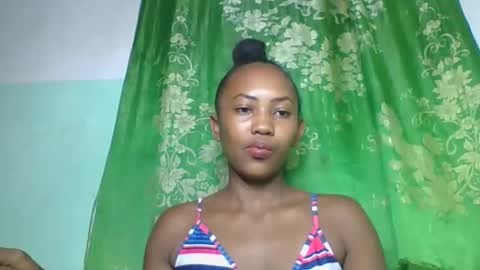 lucie196645 online show from April 21, 2:51 am