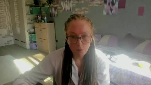 lucky_licky20 online show from June 8, 1:28 am