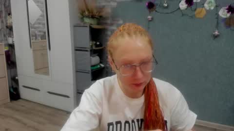 lucky_licky20 online show from December 19, 2:59 am