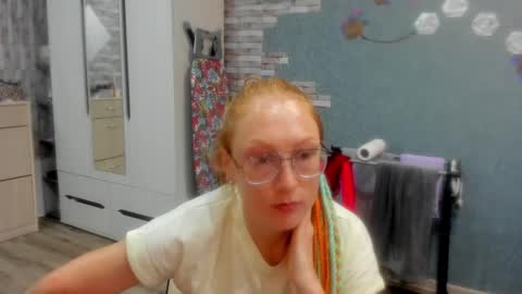 lucky_licky20 online show from October 23, 2:50 am