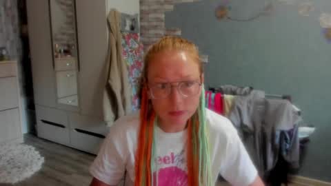 lucky_licky20 online show from October 17, 2:26 am