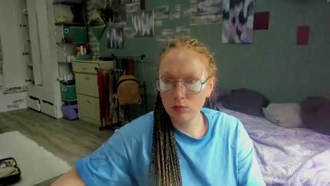 lucky_licky20 online show from June 21, 3:21 am