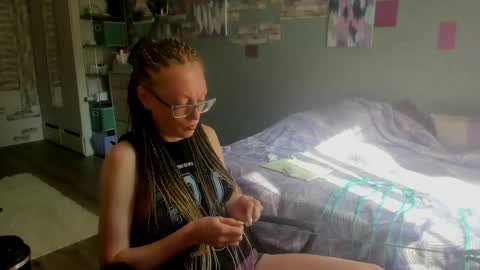 lucky_licky20 online show from June 7, 2:07 am