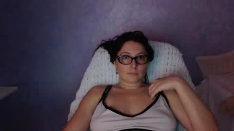 luckylinda23 online show from July 28, 6:20 pm
