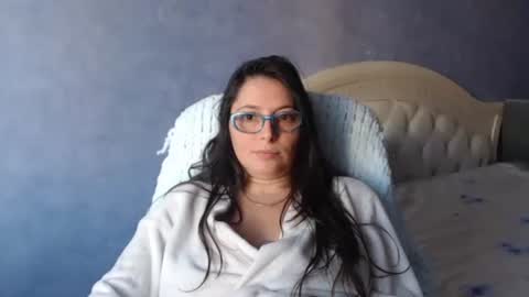 luckylinda23 online show from November 1, 12:42 pm