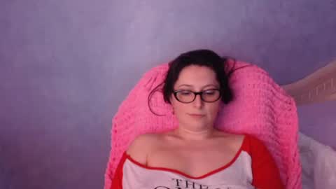 luckylinda23 online show from June 2, 6:31 pm