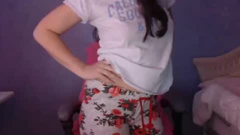 luckylinda23 online show from May 6, 5:06 pm
