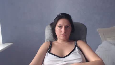 luckylinda23 online show from July 14, 1:16 pm