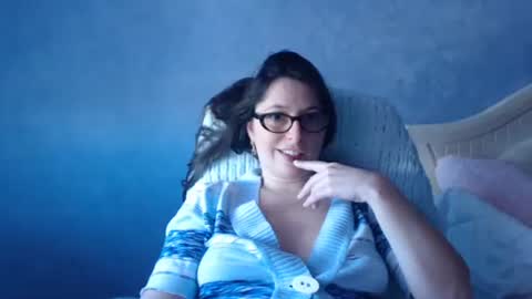 luckylinda23 online show from March 26, 12:40 pm