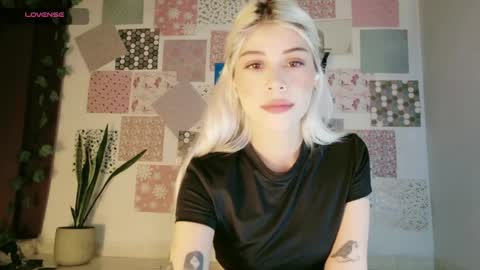 luckysapphire777 online show from March 30, 8:47 am