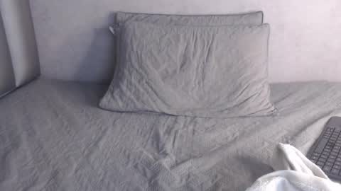   online show from April 11, 7:45 am