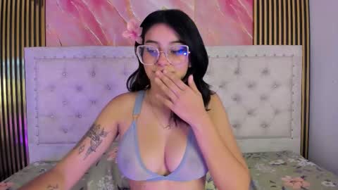 Snapshot of lucy_boobss chatting on October 16, 11:46 am Lucy online show from October 16, 11:46 am