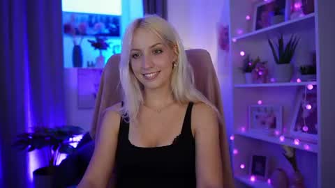 Cutie Lucy online show from July 5, 6:13 pm