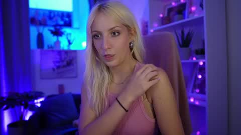 Cutie Lucy online show from July 12, 6:20 pm