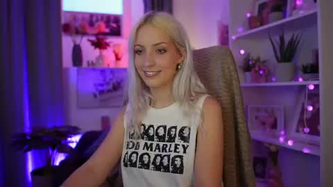 Cutie Lucy online show from July 22, 6:09 pm