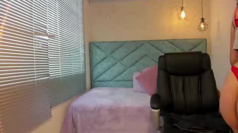 Lucy Greys online show from November 14, 7:47 pm