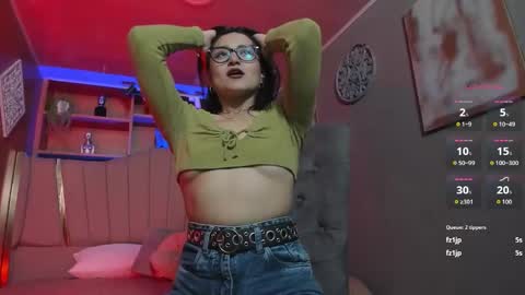 Snapshot of lucy_williiams chatting on September 23, 12:25 pm Lucy online show from September 23, 12:25 pm