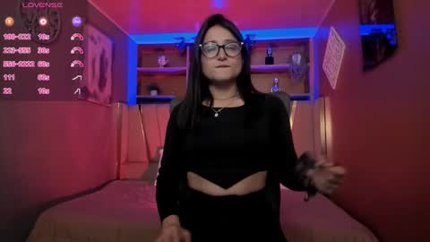 Snapshot of lucy_williiams chatting on October 6, 12:00 pm Lucy online show from October 6, 12:00 pm
