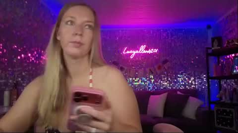 lucyallen4201 online show from July 3, 10:21 am