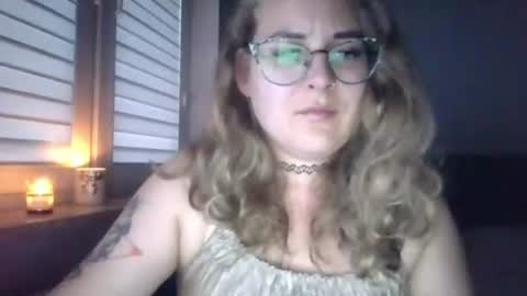 lucyflirt online show from July 22, 6:31 pm