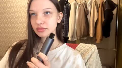 Ella online show from February 15, 7:51 am