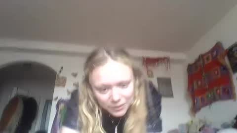 lucylovesflowers online show from July 28, 8:23 pm