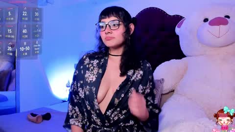 Snapshot of lucyluy chatting on February 5, 4:37 am Instagramlucyluy10 online show from February 5, 4:37 am