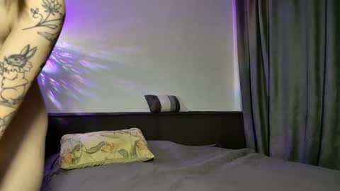 Lucy online show from November 24, 4:03 am