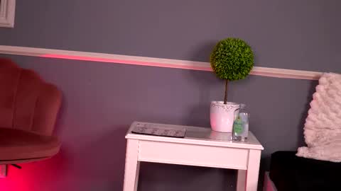 Lucy P online show from December 1, 11:51 pm