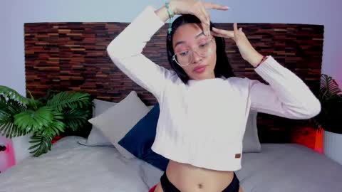 Lucy Liiu online show from April 18, 12:02 am