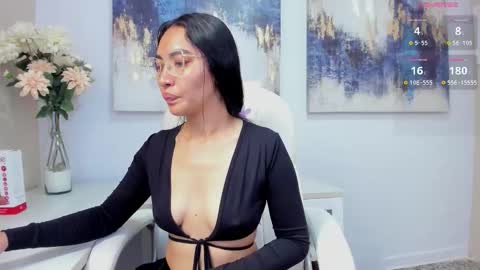 Lucy Liiu online show from November 29, 6:12 pm