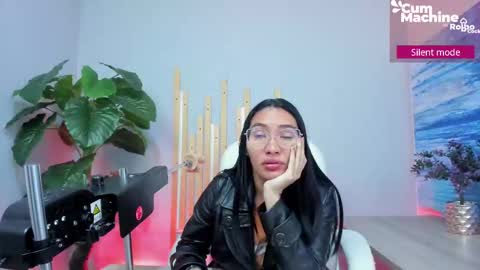 Lucy Liiu online show from September 18, 1:09 pm