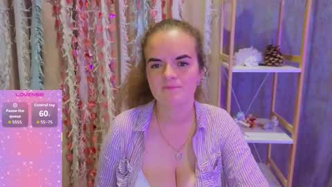 Snapshot of luisa_rosee chatting on October 9, 7:40 pm Luisa Rosee online show from October 9, 7:40 pm