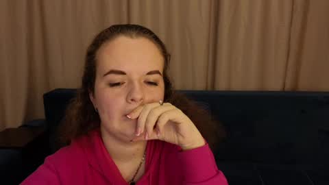 Snapshot of luisa_rosee chatting on February 16, 10:54 pm Luisa Rosee online show from February 16, 10:54 pm