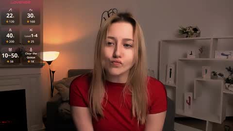 Lily online show from April 4, 8:51 pm