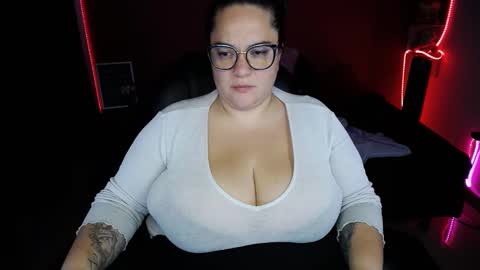 LuluBigTitts online show from January 6, 12:37 am