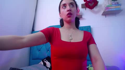 Snapshot of luly_blue chatting on December 15, 4:18 am Luly online show from December 15, 4:18 am
