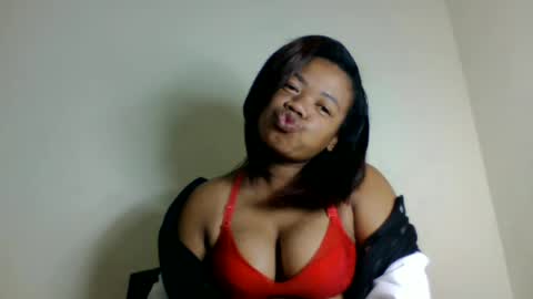 lumira_belle online show from July 3, 10:05 pm