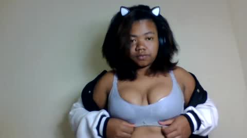 lumira_belle online show from July 28, 9:58 pm